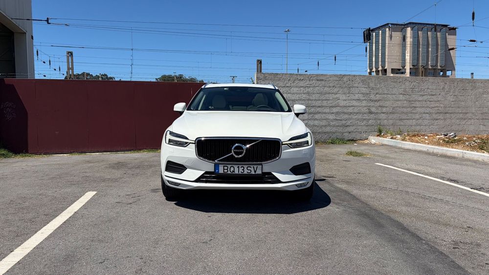 Volvo XC 60 D4 AWD Geartronic Momentum foto 2