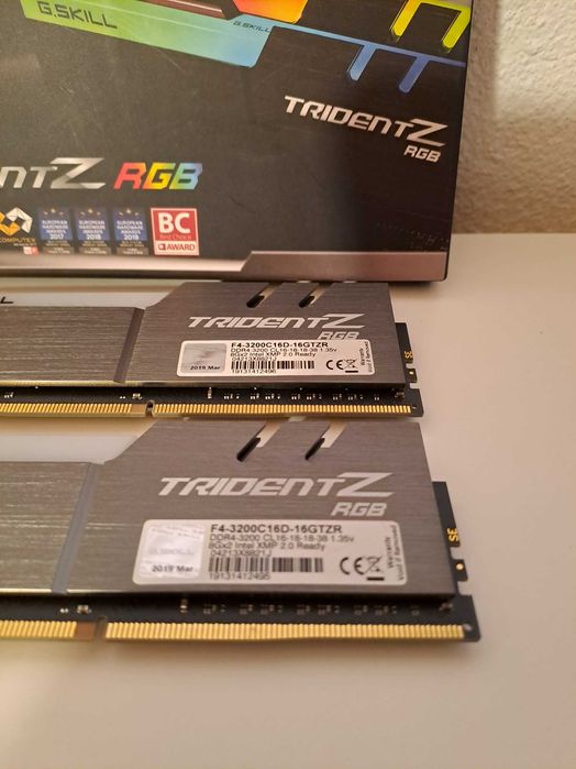 Kit memórias RAM DDR4 16GB G.Skill Trident Z RGB