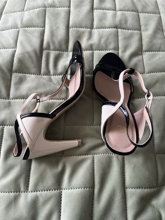 Sapatos Salto alto