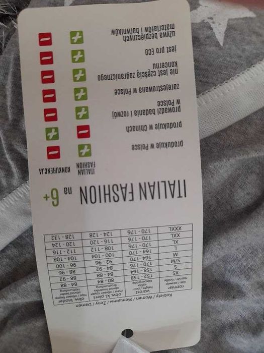 Szara koszula nocna w gwiazdki
