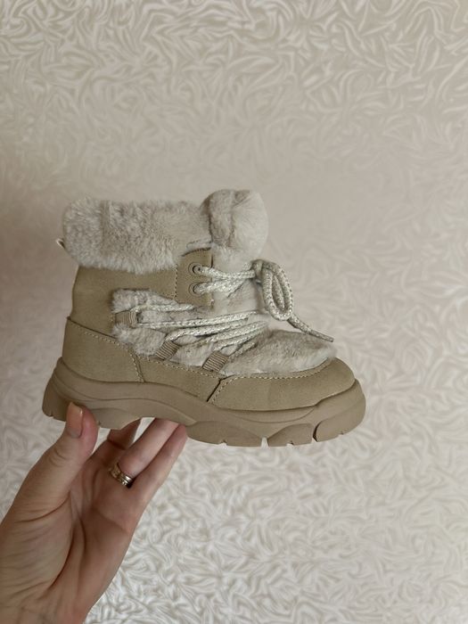 Взуття дитче zara розмір 25 нове