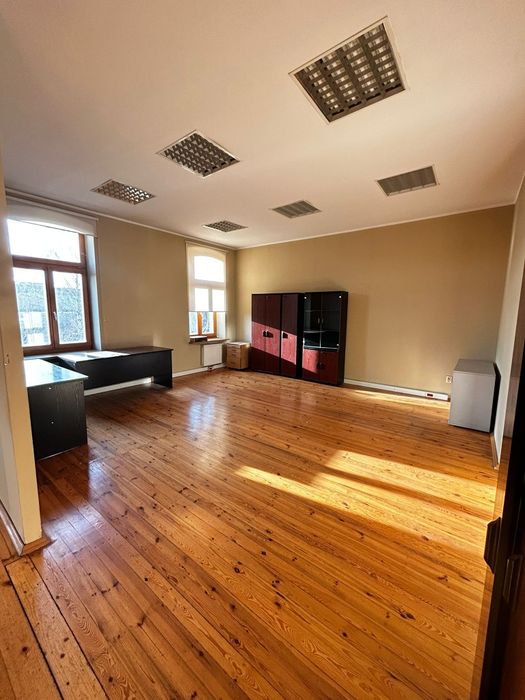 Wynajem biura Lokal usługowy gabinet 30m2 z kosztami  plus duży parkin