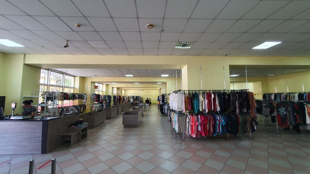 ПРОДАЖ ТОРГОВОГО КОМПЛЕКСУ в самому центрі м. Тячів вул. Шапошнікова