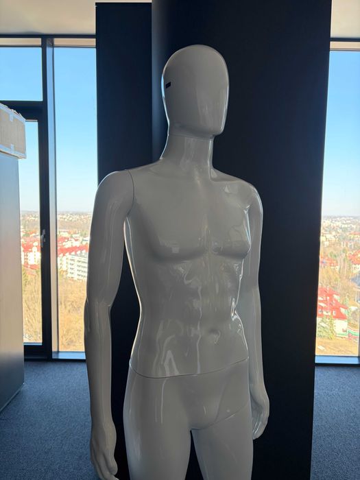 Manekin pełnopostaciowy