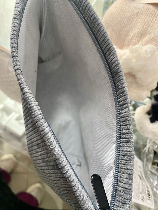 Necessaire cinzento bombazine