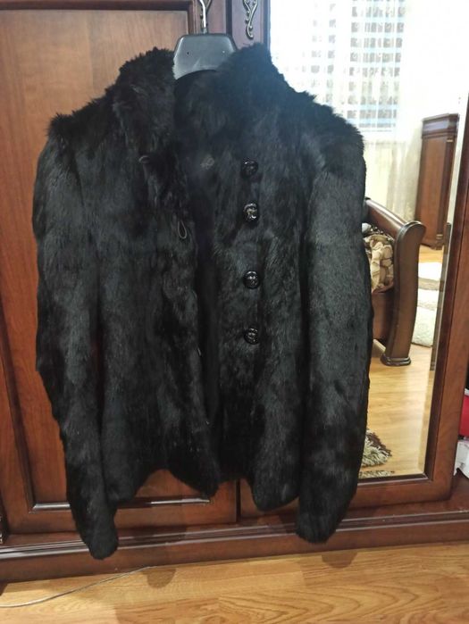 верхній одяг,курточки ,шуби з натуральним хутром