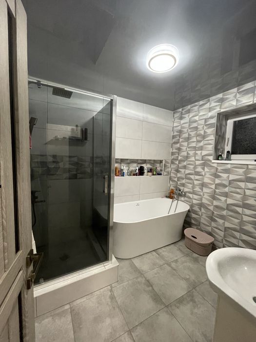 Продаж будинку в Сторожниці