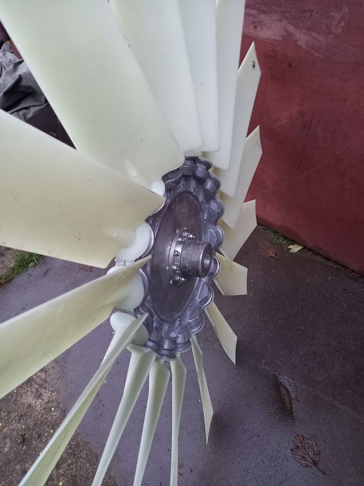 Крильчатка охолодження двигуна