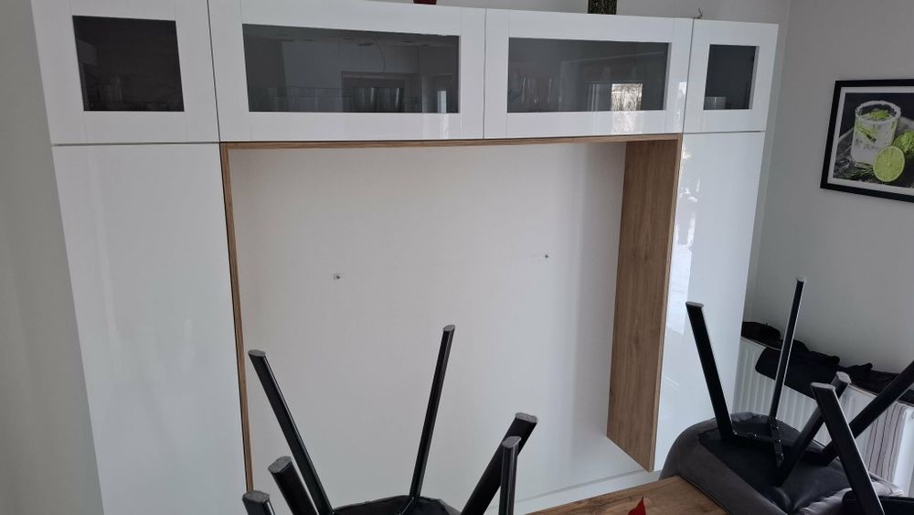 Komplet szafek na ścianę