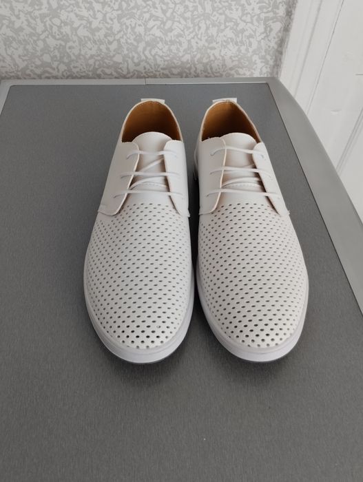 Продам нові чоловічі туфлі