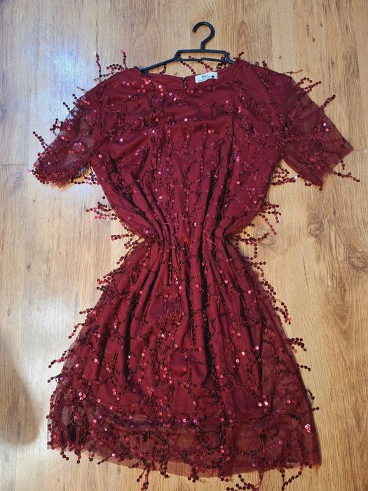 Sukienka bordowa w cekiny