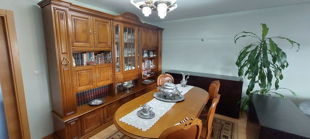 Mobília  sala jantar madeira castanho de  Paços de Ferreira