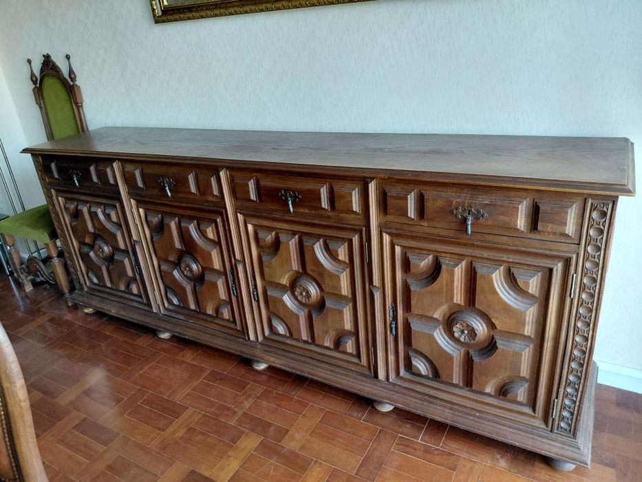 Louceiro e aparador de sala de jantar