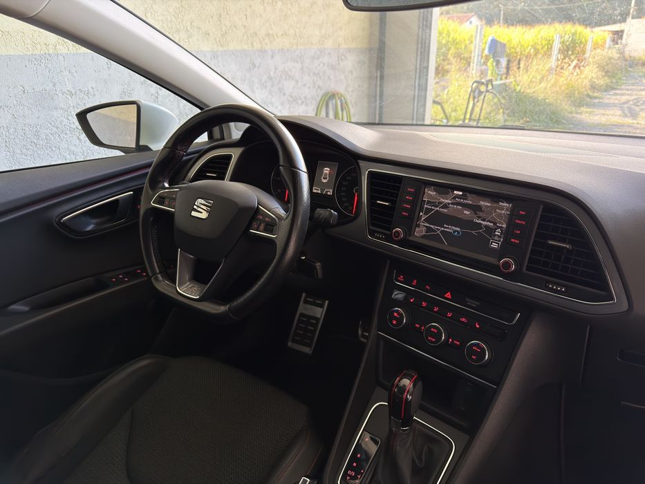 Seat Leon FR 2.0 TDI 184cv DSG - Desde 249€ Mês