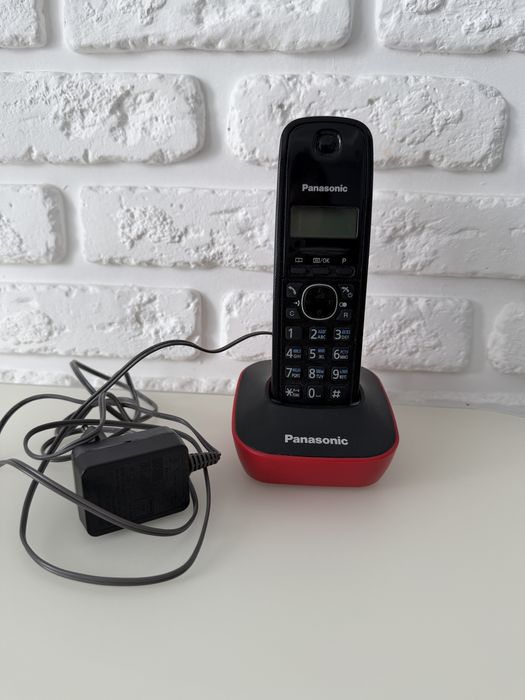 Телефон Panasonic KX-TG1611UAR