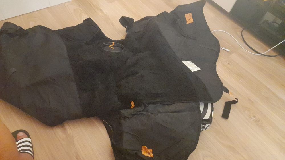 Vendo capa  TUCANO  nova  70€