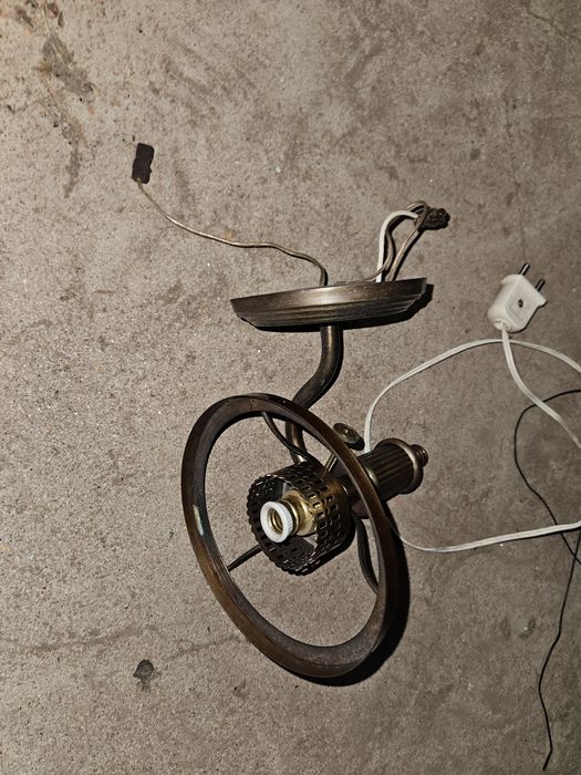 Diversos candeeiros para venda