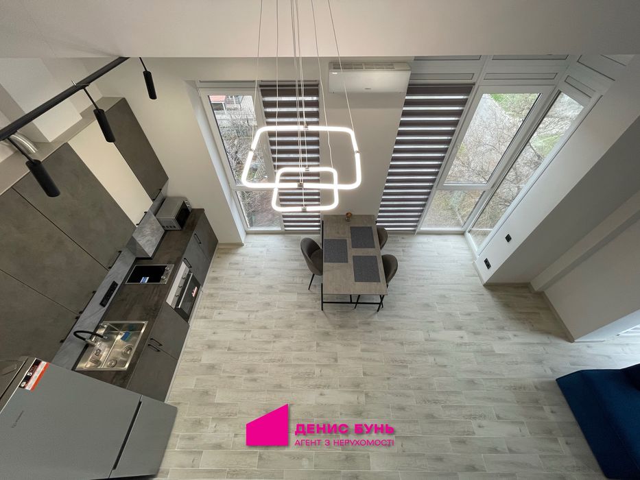 Продам стильную, двухуровневую квартиру в центре города