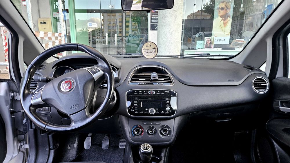 Carro Fiat Punto 2015