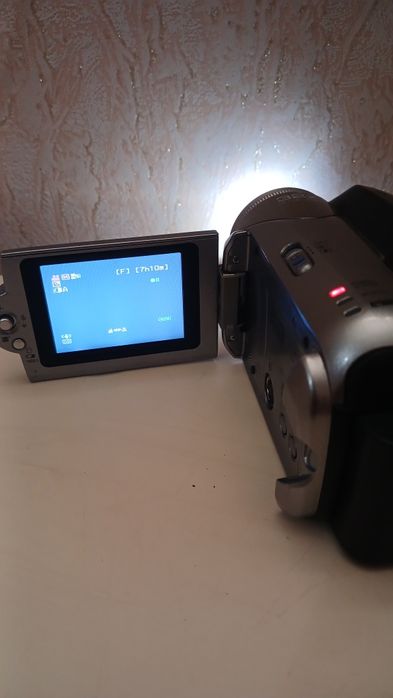 Цифровая видеокамера JVC Everio 20GB (HDD) / Видеокамера JVC