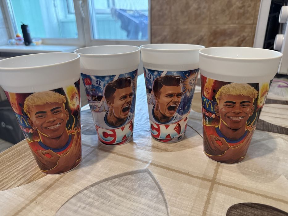 Анрі, Ямаль, Бекхем. Нові стакани McDonalds продаж.