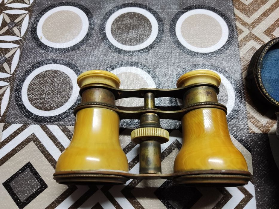 Binóculos de teatro antigos