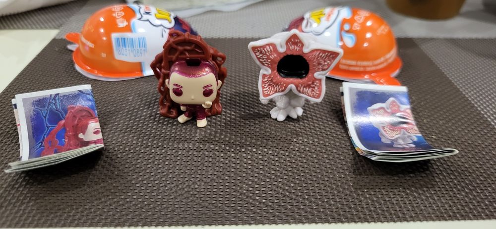 Підставка для кіндерів дивні дива