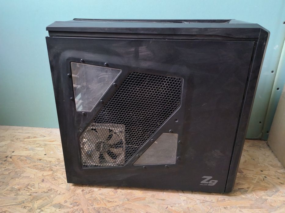 Продам компьютерный корпус фирмы  ZALMAN
