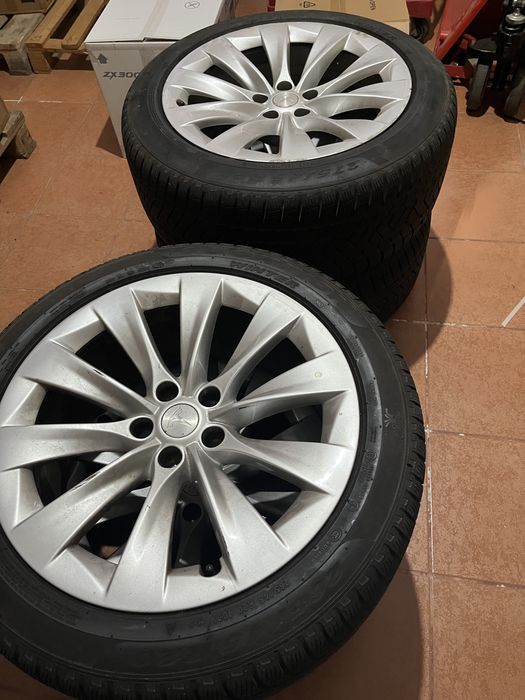 4 Jantes Tesla Model X Originais 20’’ com pneus de Neve