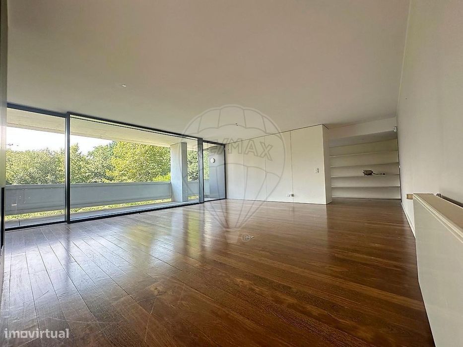 T4 Apartment for Sale