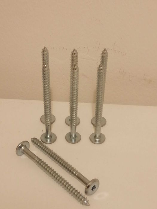 Parafusos soltos