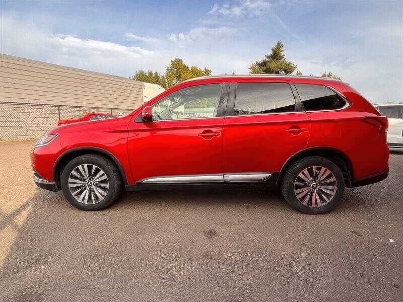 2020 Mitsubishi Outlander SE