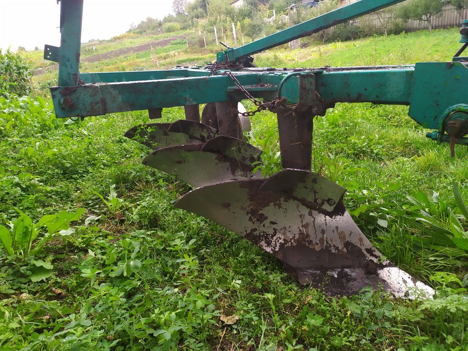 Плуг бомет 3.30 стан нового