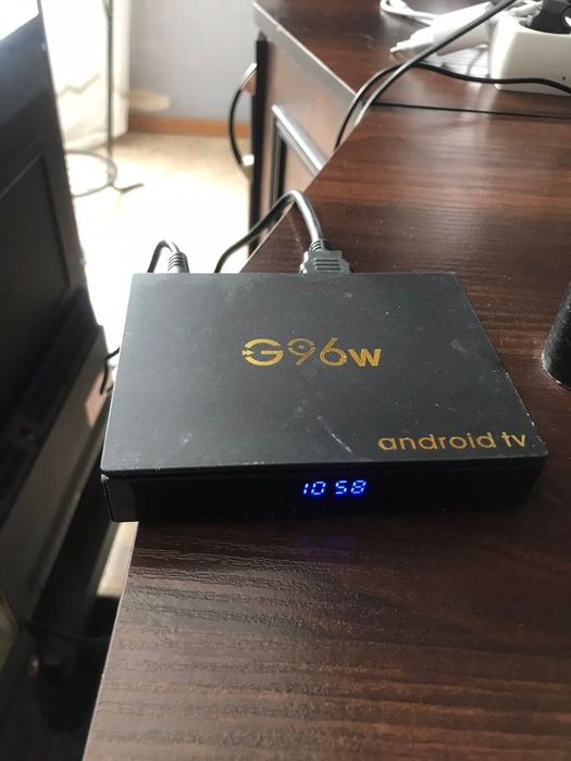 Продам телевізор разом приставка.