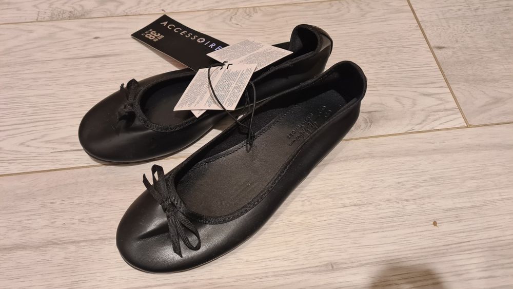Nowe czarne baleriny New Yorker