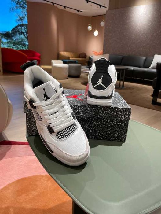Air Jordan 4 Retro Military Black R.39