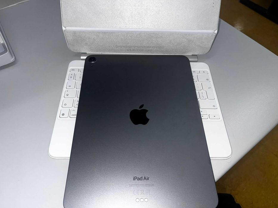 iPad Air 5Gen 64gb Wifi + Magic Keyboard 2025
para iPad Air