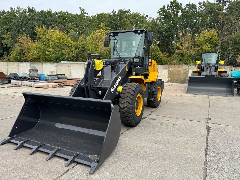 Фронтальний навантажувач XCMG XC938 погрузчик 3.5 тон