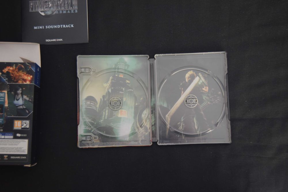 Final Fantasy VII Deluxe Edition PS4 Extras