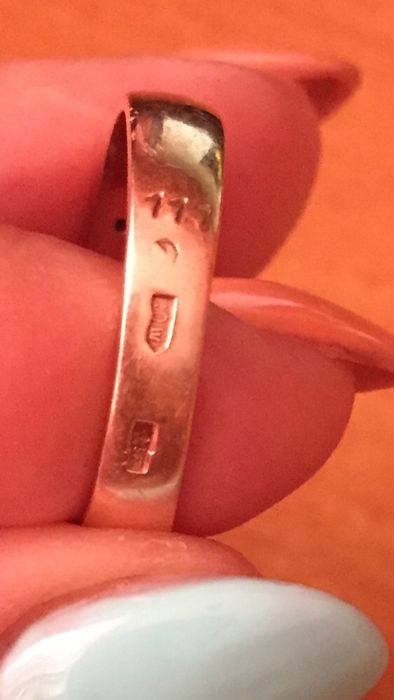 Золотое кольцо с бриллиантиками