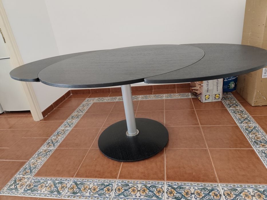 Mesa redonda extensível