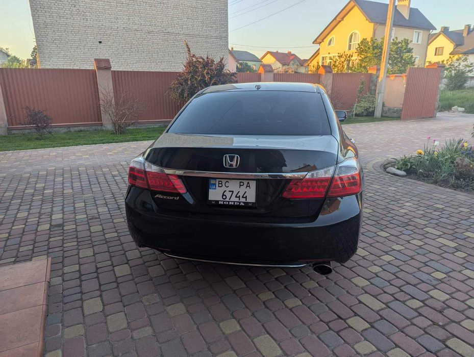Honda Accord EX-L 2.4 2013, автомат – гарний стан