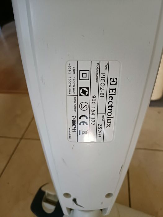 Aspirador vertical pó Electrolux
