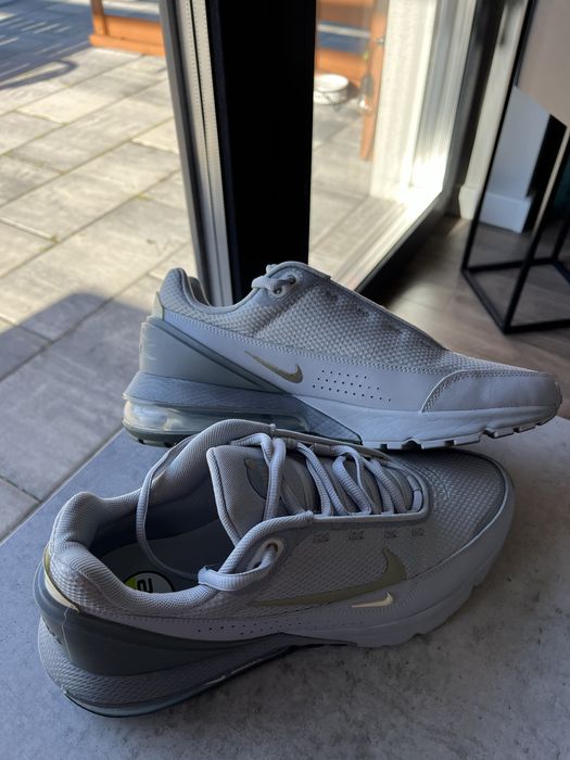 Buty NIKE AIR MAX PULSE rozm. 42