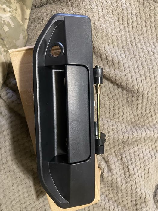 Продам ручку багажника на Пежо Ландтрек