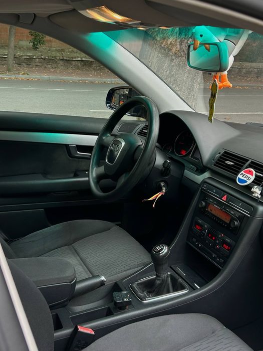 Audi A4B7 1,6 бензин