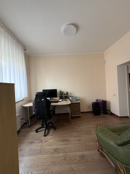 Продаж сучасного будинку в неймовірно гарному місці.