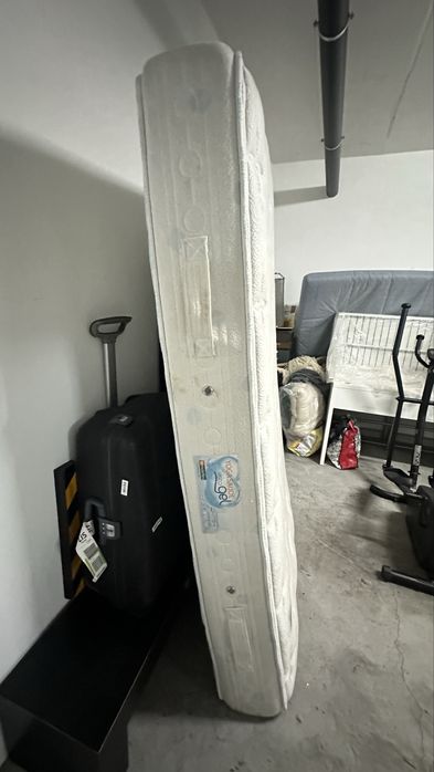 Vendo colchão de casal