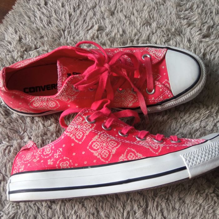 Trampki Converse z nadrukiem koronki rozmiar 39