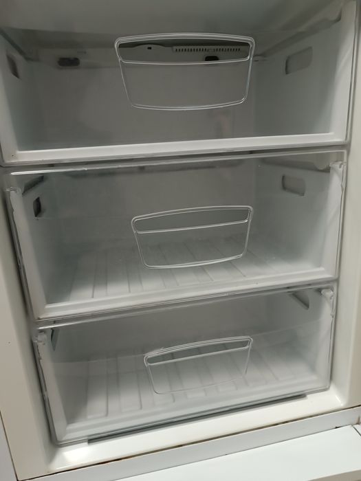Холодильник Indesit B18FNF